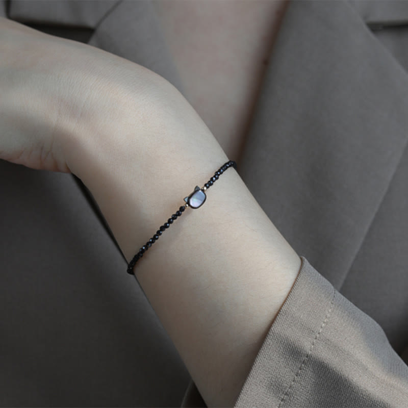 Bracelet en quartz transparent avec cristal blanc et breloque chat guérisseur plaquée or 14 carats