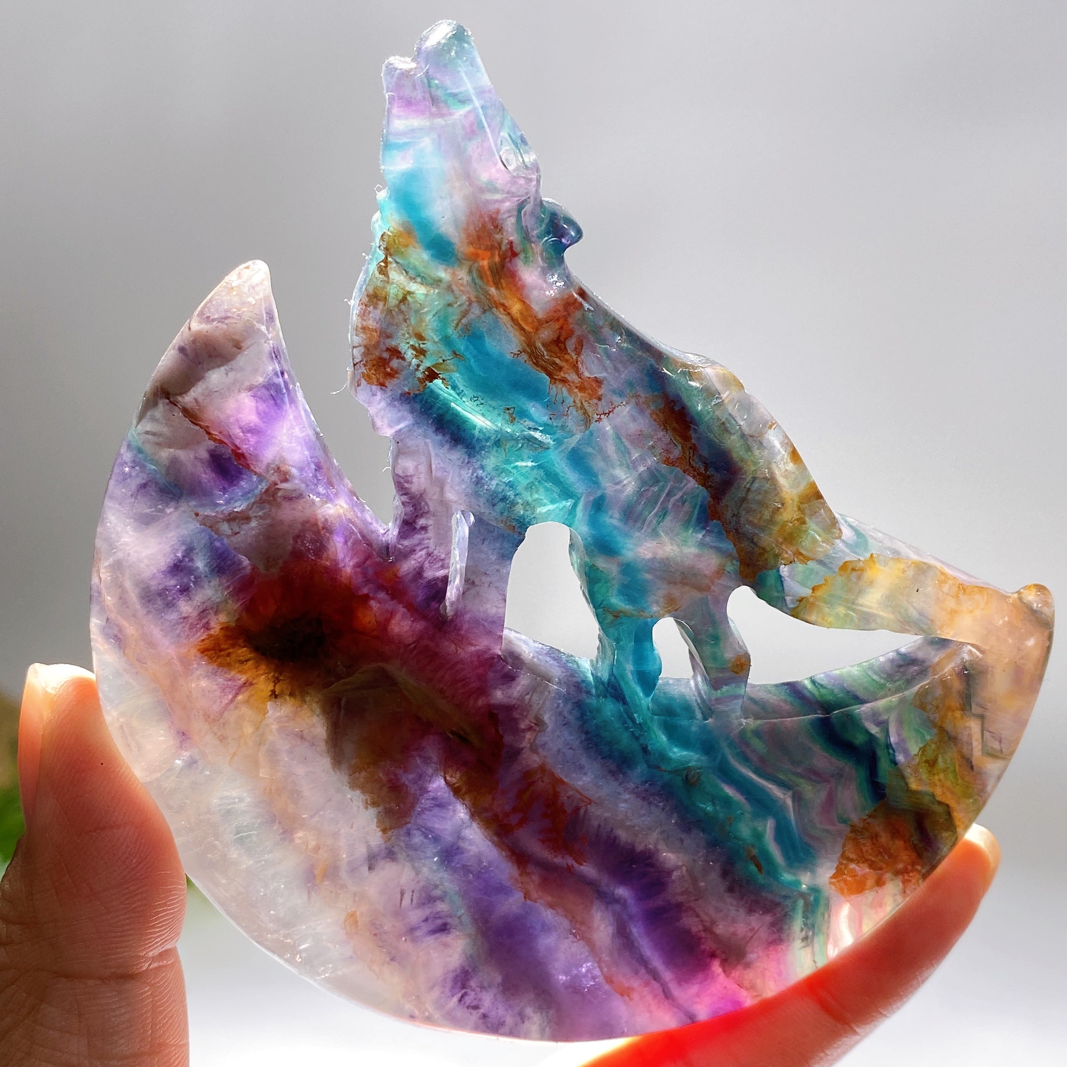 Sculpture de loup en cristal sur lune (4,0 à 4,4 pouces) avec support