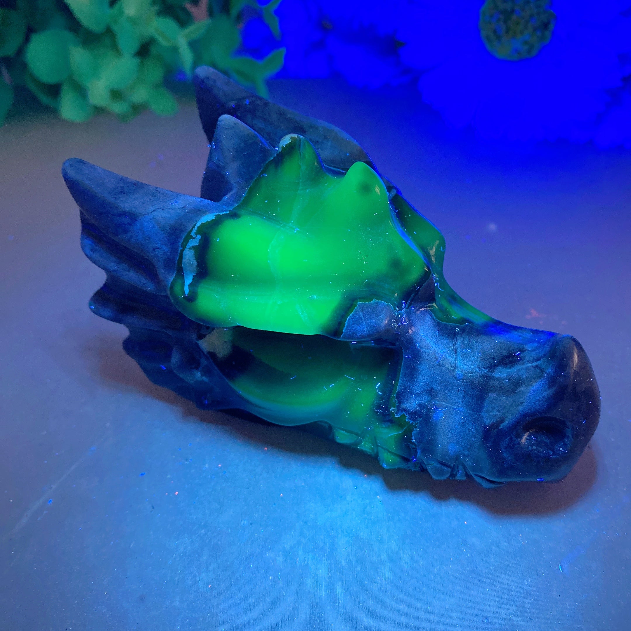 Sculpture en cristal de tête de dragon en agate volcanique de 4,0 pouces