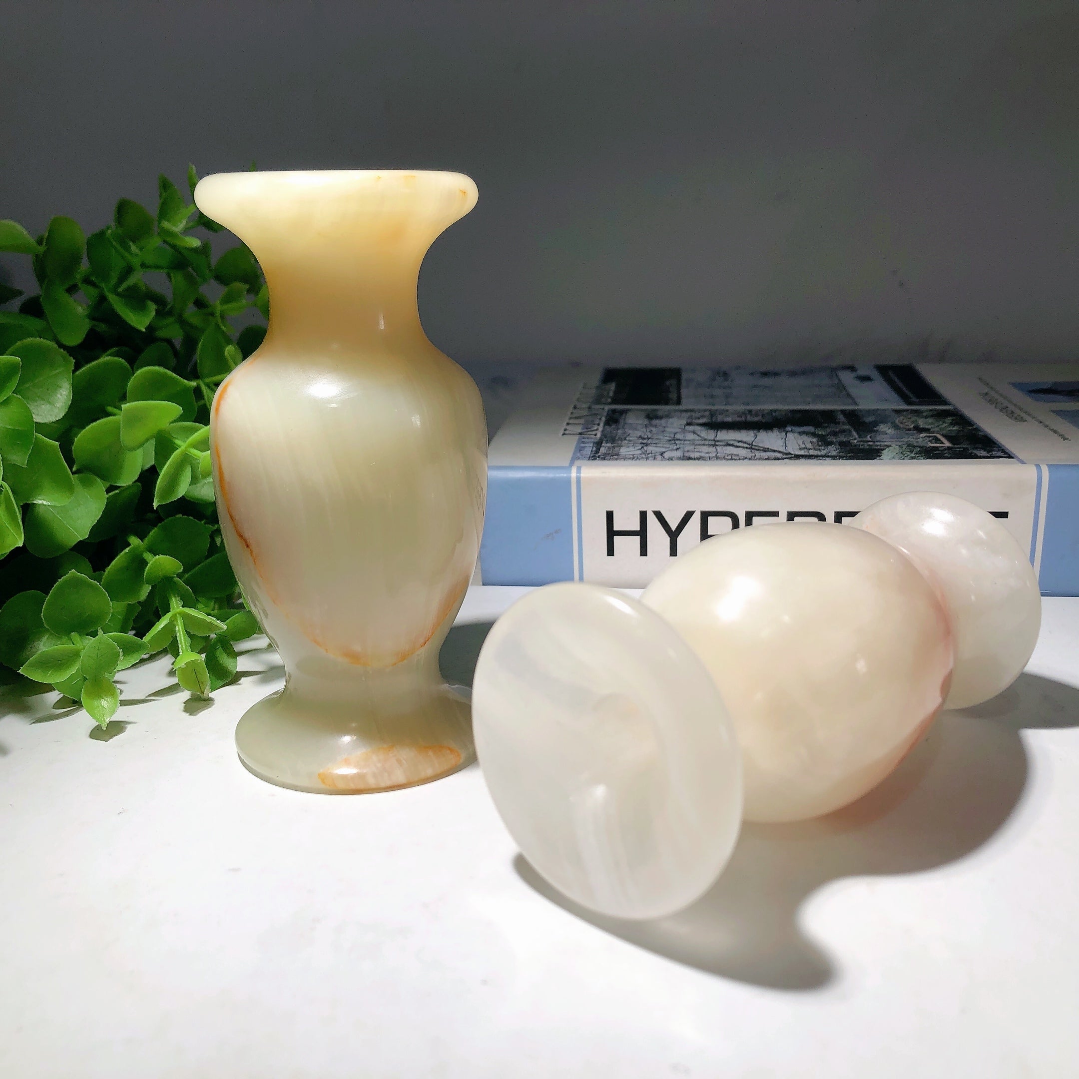 Sculpture en cristal de vase de guérison en jade afghan de 4,5 pouces