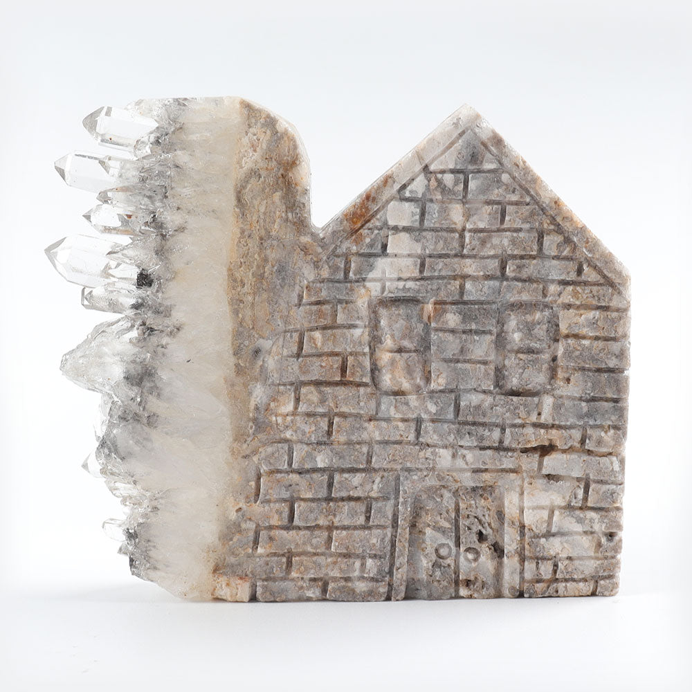 Sculpture en pierre de 4,5 pouces représentant une maison en amas de cristal