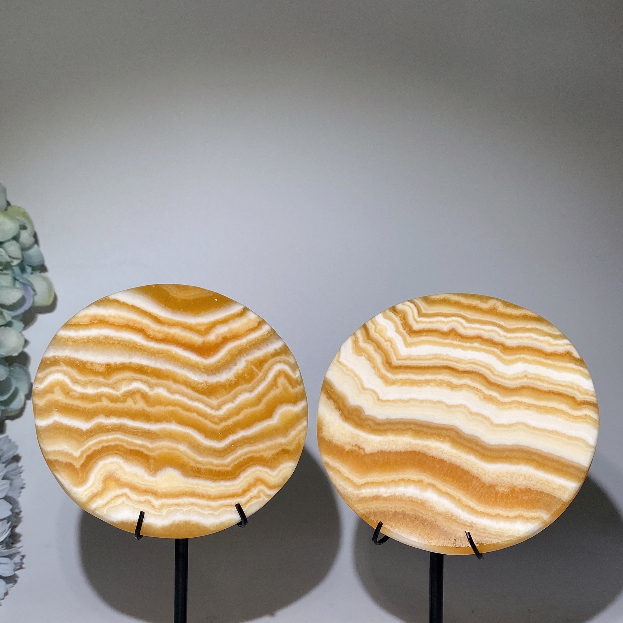 Plaque de calcite orange à bandes de 4,6 pouces pour la guérison et l'exposition