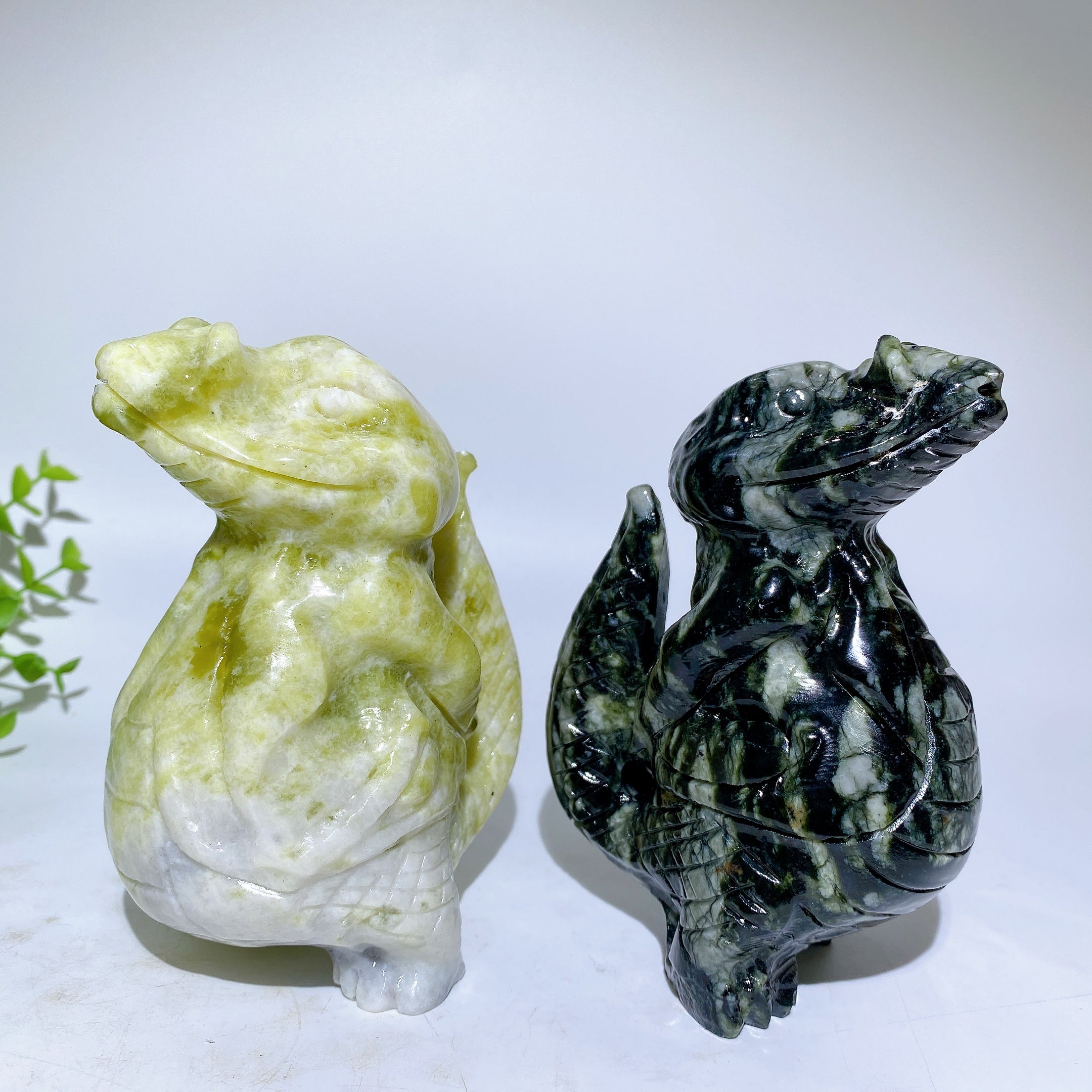 Sculpture en cristal de guérison crocodile en jade de 4,7 pouces