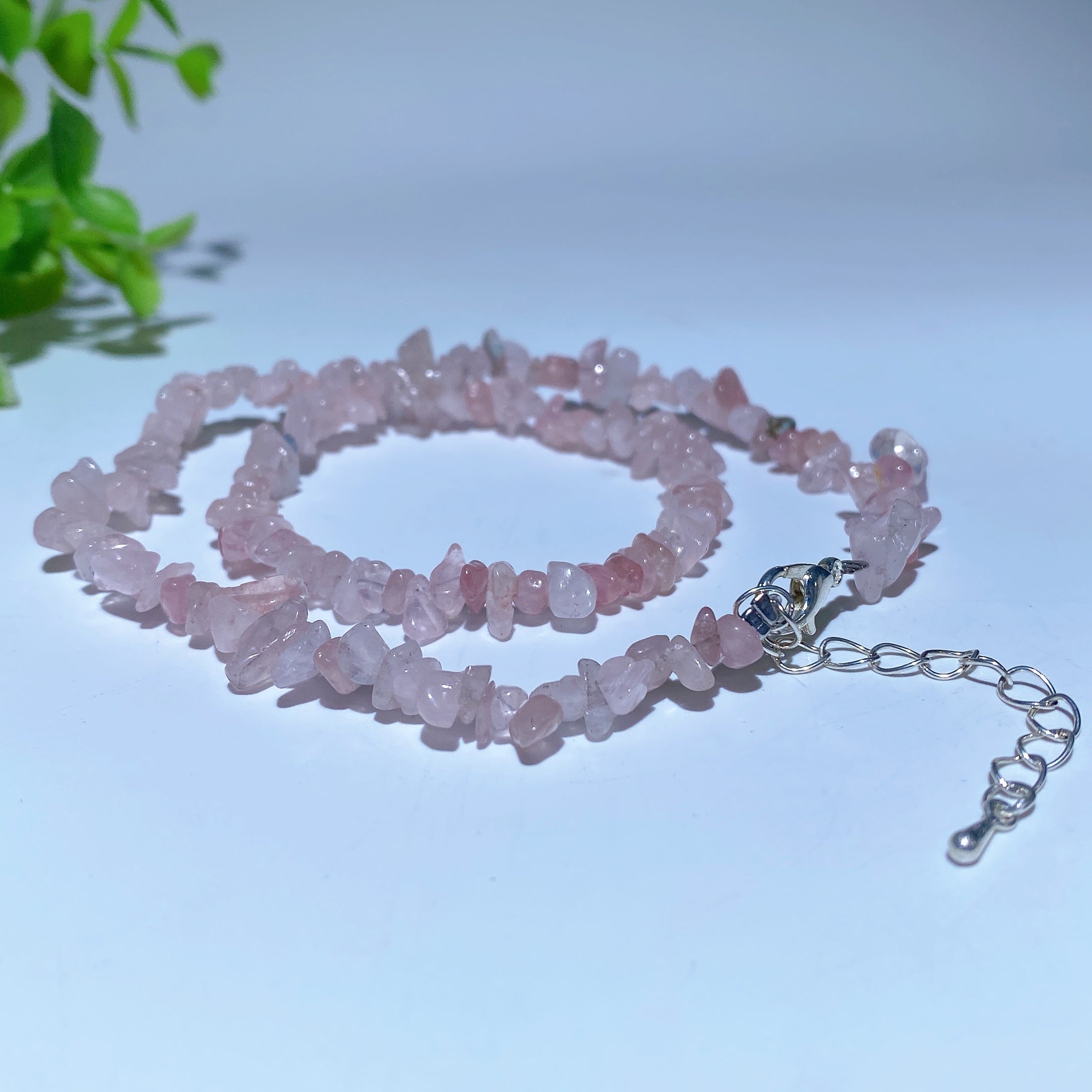 Collier de guérison spirituelle en éclats de cristal mélangés de 40 cm