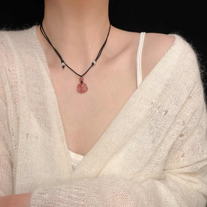 Collier pendentif patte de chat guérison amour quartz fraise