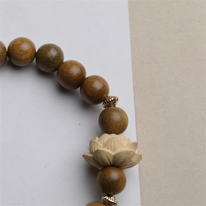 Bracelet apaisant en bois de santal vert et lotus pour la tranquillité et la paix