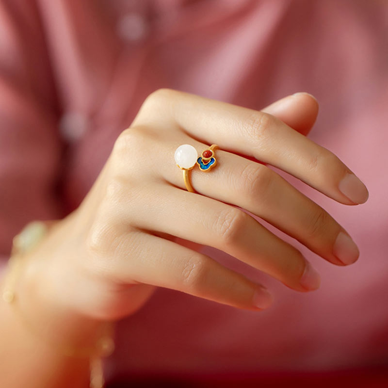 Bague ajustable en jade blanc avec nuage de bon augure et porte-bonheur