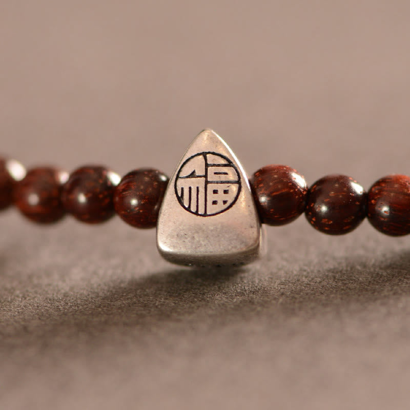 Bracelet de protection spirituelle en bois de santal rouge à petites feuilles de 4 mm