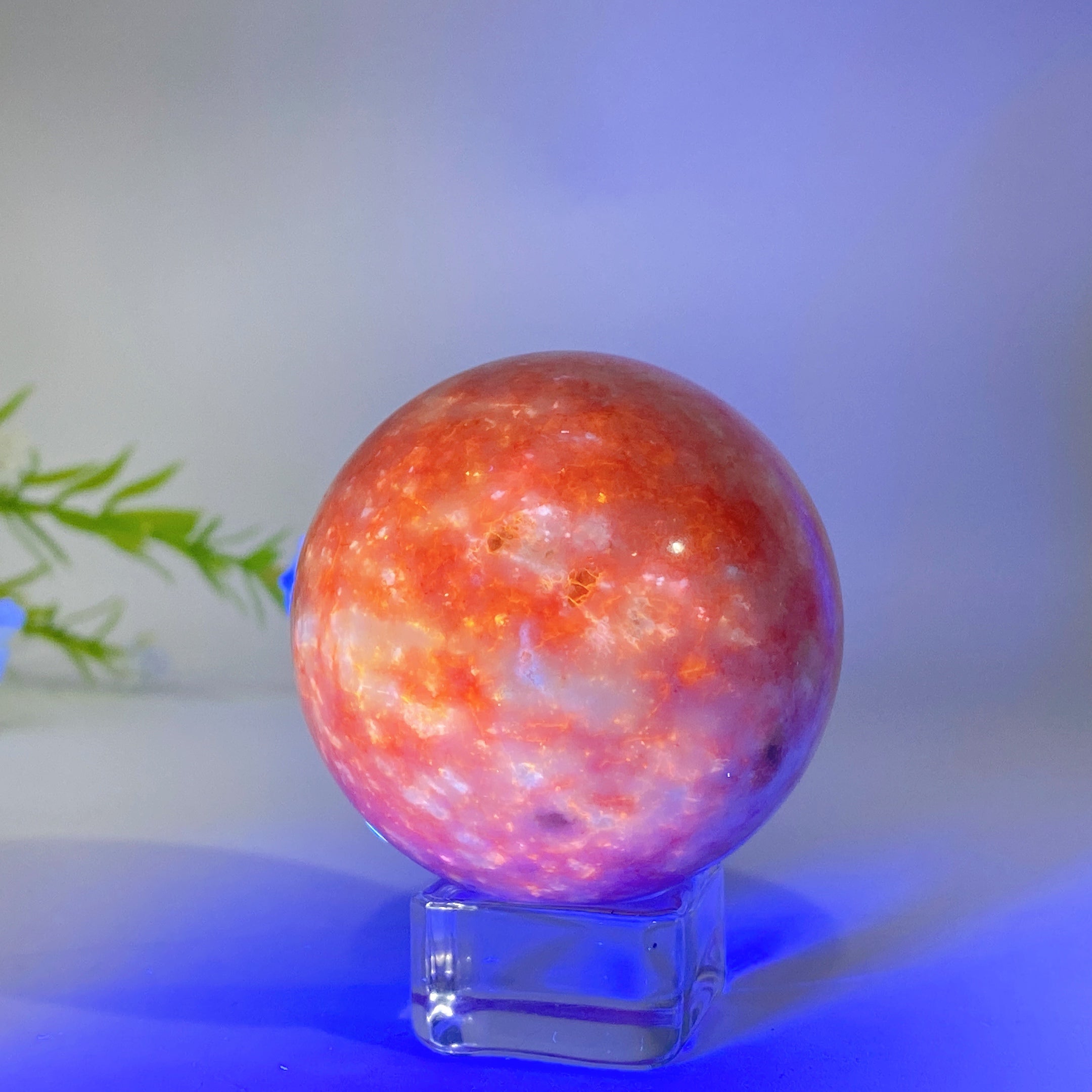 Sphère de cristal réactive aux UV de zoïsite de 50 mm pour la guérison