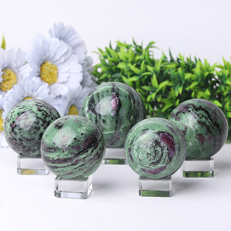 Sphère de guérison en cristal de rubis et de zoïsite de 55 mm