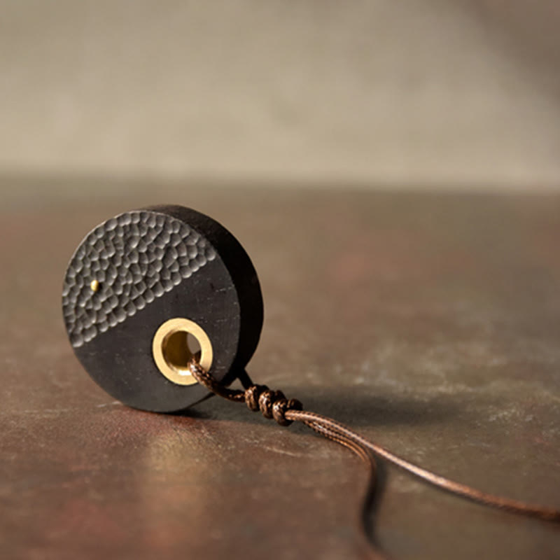 Collier spirituel unisexe en bois d'ébène avec pendentif en cuivre pour la paix