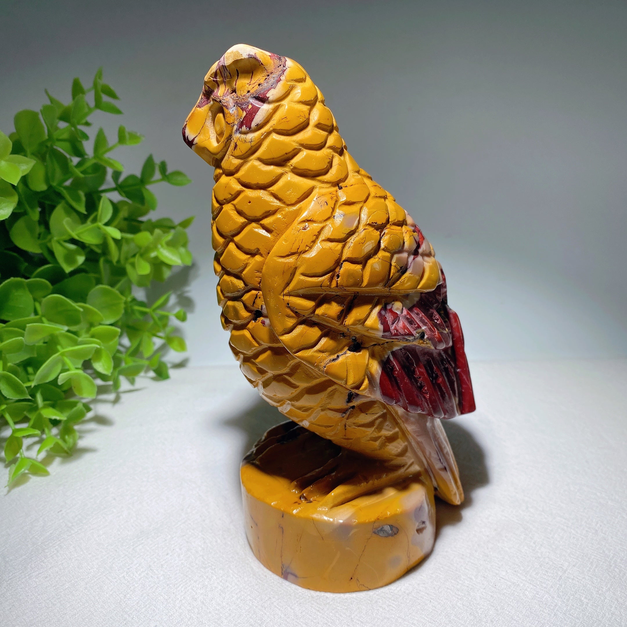 Figurine spirituelle sculptée en forme de hibou en mookaite de 6,8 pouces