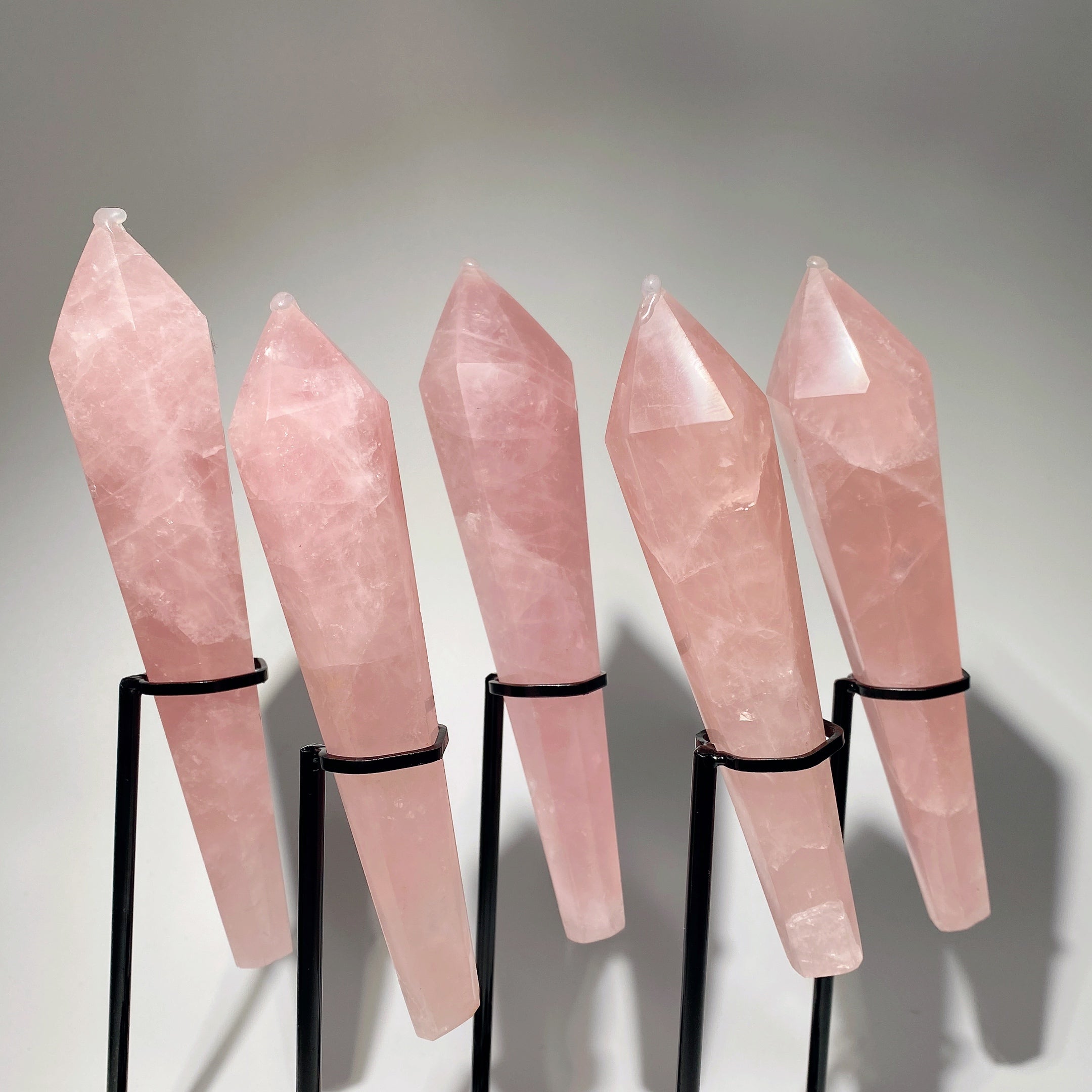 Baguette de cristal de guérison en quartz rose de 6 à 8 pouces avec support
