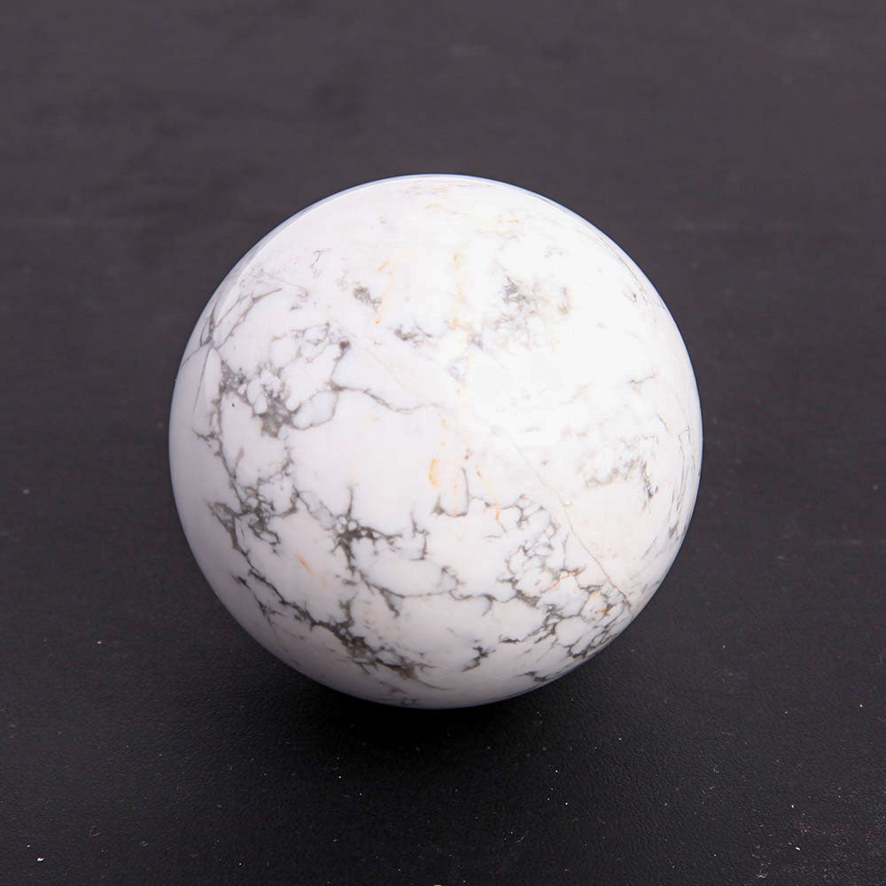 Sphère de cristal Howlite de 60 mm pour la guérison et l'équilibre