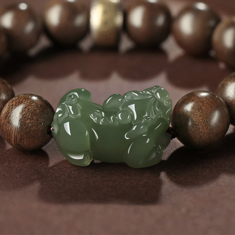 Bracelet de force en bois d'agar et jade Pi Xiu de 12 mm
