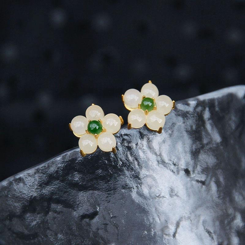 Boucles d'oreilles à tige en jade blanc porte-bonheur pour la protection