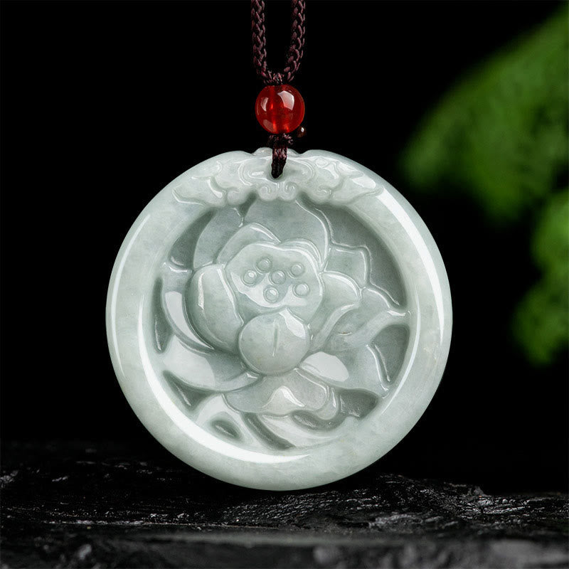 Collier de prospérité sculpté en fleur de lotus en jade naturel