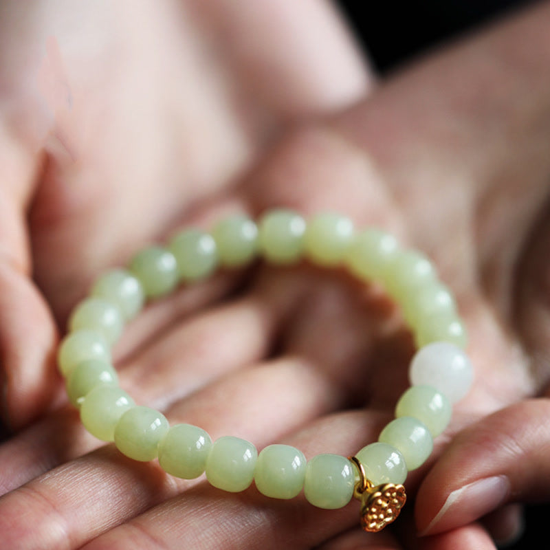 Bracelet ajustable en jade lotus pour la prospérité