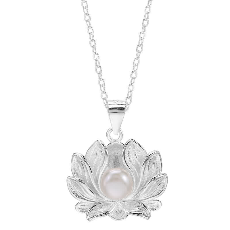 Collier pendentif lotus en perles de 6 mm – Richesse et illumination