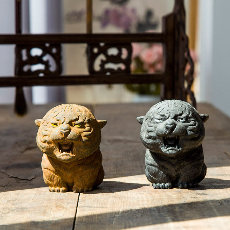 Statuette miniature en résine de poudre de fer représentant un tigre rugissant de 7,5 cm