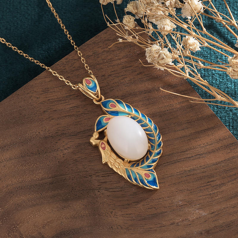 Collier de bénédiction en jade blanc avec paon pour la protection et la chance