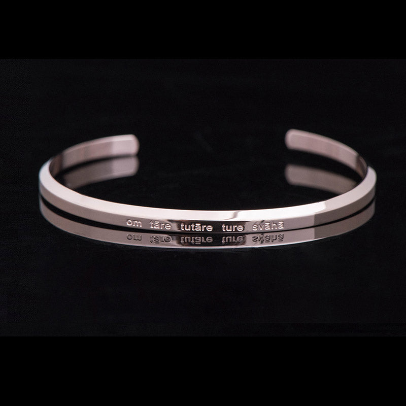 Bracelet Om Mani Padme Hum en acier titane avec six mots vrais