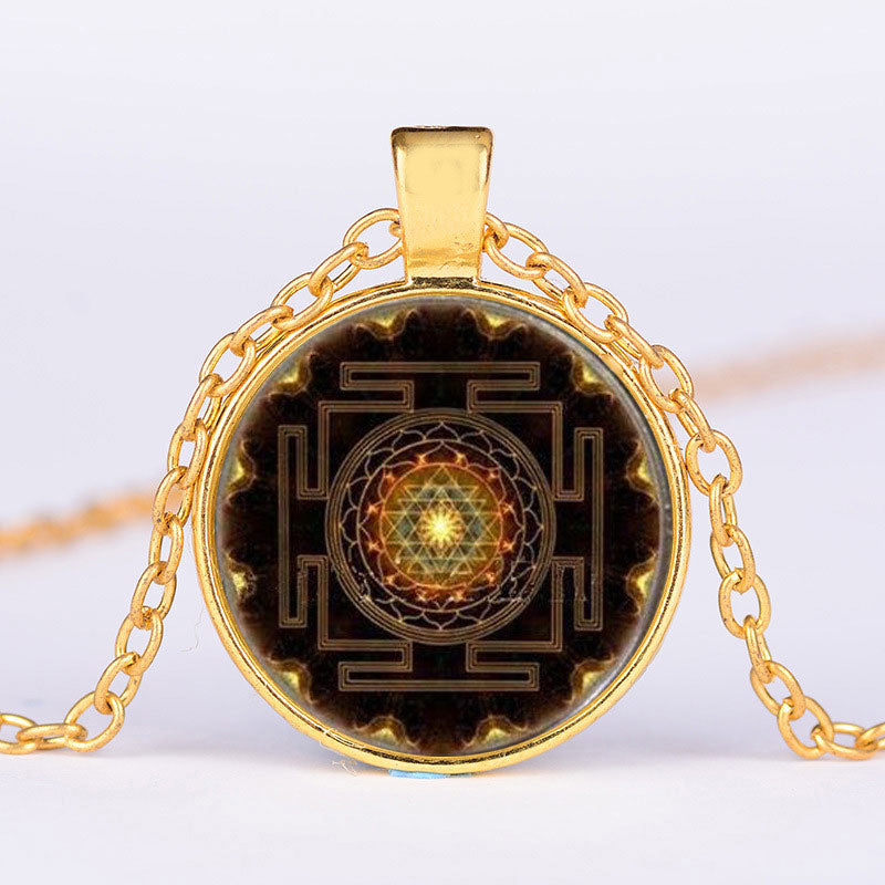 Collier spirituel en pierres précieuses du temps sacré Sri Yantra