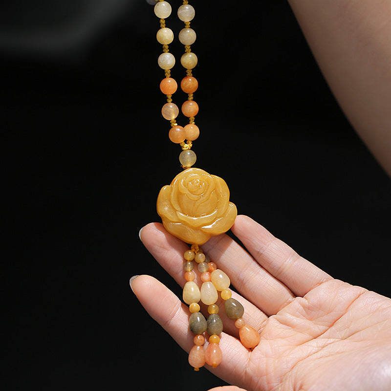 Collier pendentif en jade et soie dorée | Porte-bonheur