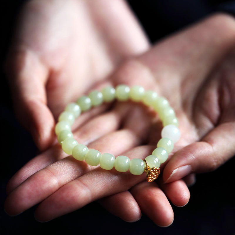 Bracelet ajustable en jade lotus pour la prospérité