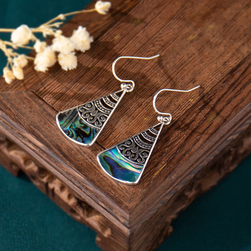 Boucles d'oreilles spirituelles en cuivre avec pierre Tridacna à motif creux et bénédiction