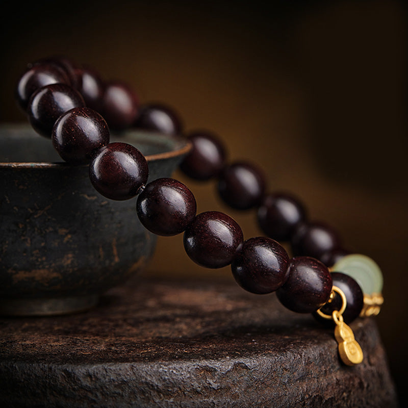 Bracelet en jade et bois de santal rouge à petites feuilles pour le calme et la protection