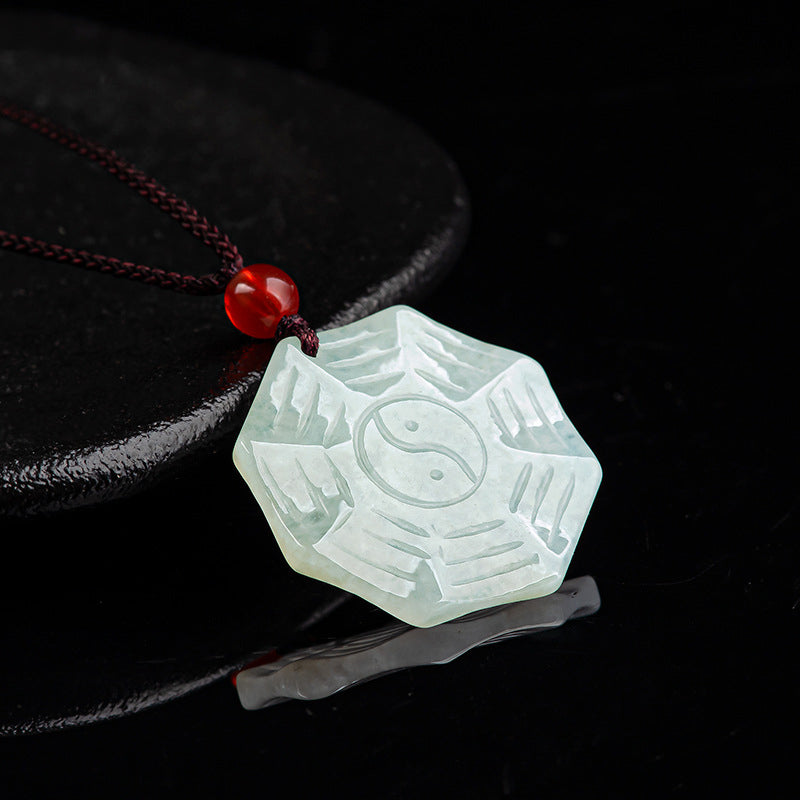 Collier de chance en jade naturel Bagua Yin Yang pour la prospérité