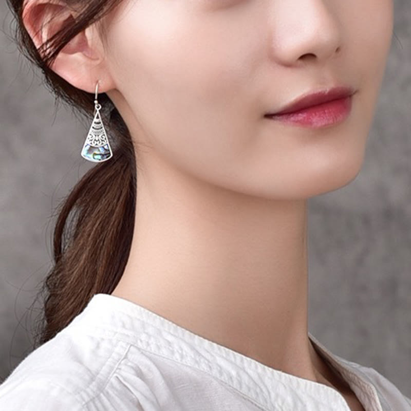 Boucles d'oreilles spirituelles en cuivre avec pierre Tridacna à motif creux et bénédiction