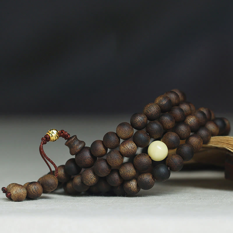 Bracelet Mala en bois d'agar de 8 mm pour la protection et l'équilibre
