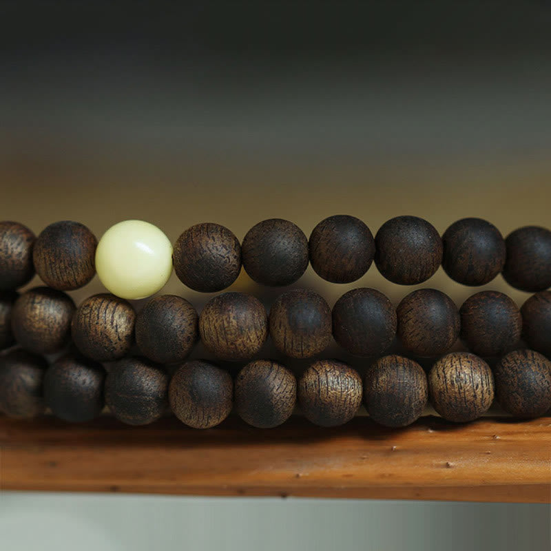 Bracelet Mala en bois d'agar de 8 mm pour la protection et l'équilibre