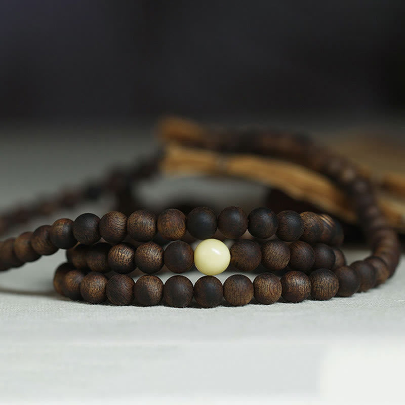 Bracelet Mala en bois d'agar de 8 mm pour la protection et l'équilibre