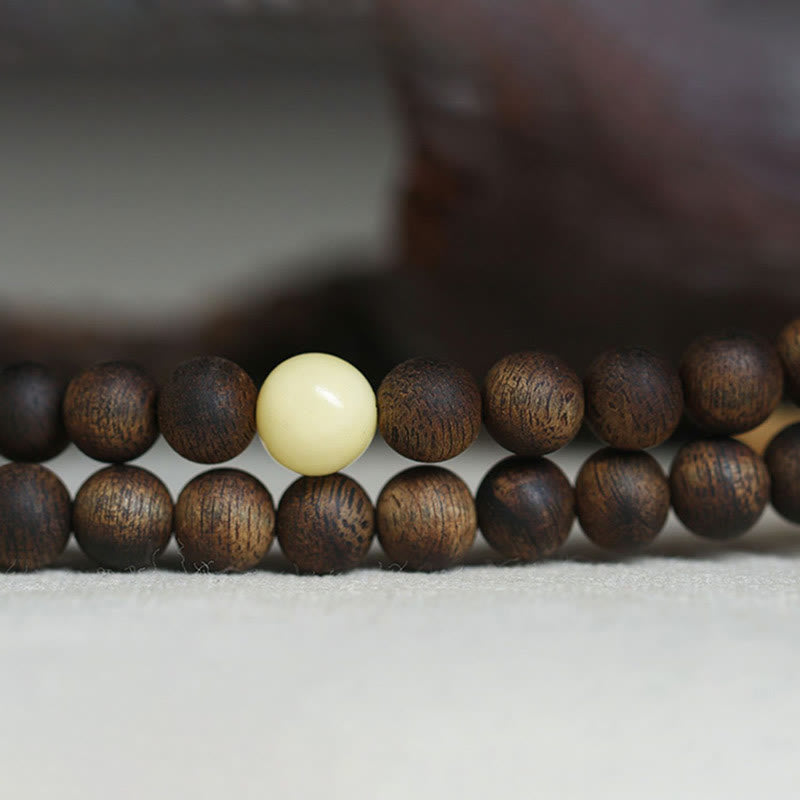 Bracelet Mala en bois d'agar de 8 mm pour la protection et l'équilibre