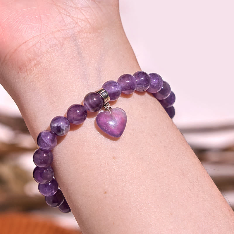 Bracelet de guérison en améthyste de 8 mm avec cœur d'amour pour la méditation