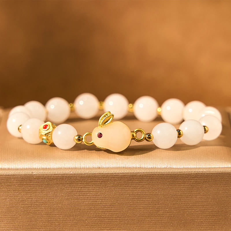 Bracelet porte-bonheur en jade de soie dorée de 8 mm avec breloque lapin