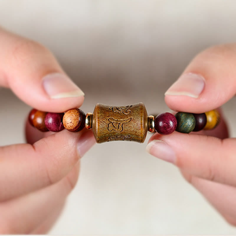 Bracelet de protection Om Mani Padme Hum en bois de santal multicolore de 8 mm
