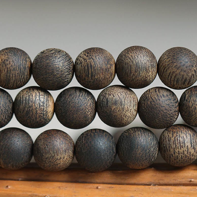 Bracelet Mala en bois d'agar Qinan blanc de 8 mm pour la paix et la force