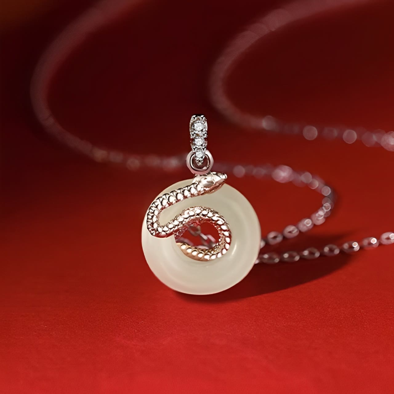 Collier en argent sterling 925 avec boucle de paix en jade Hetian et motif serpent