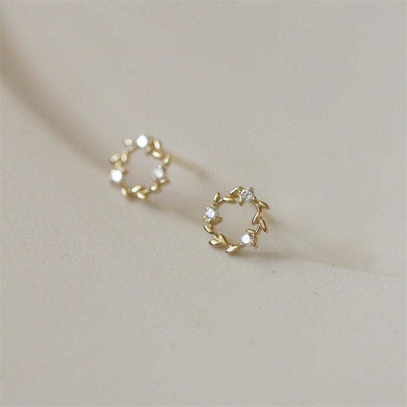 Boucles d'oreilles spirituelles en argent sterling 925, petite couronne de fleurs bénies