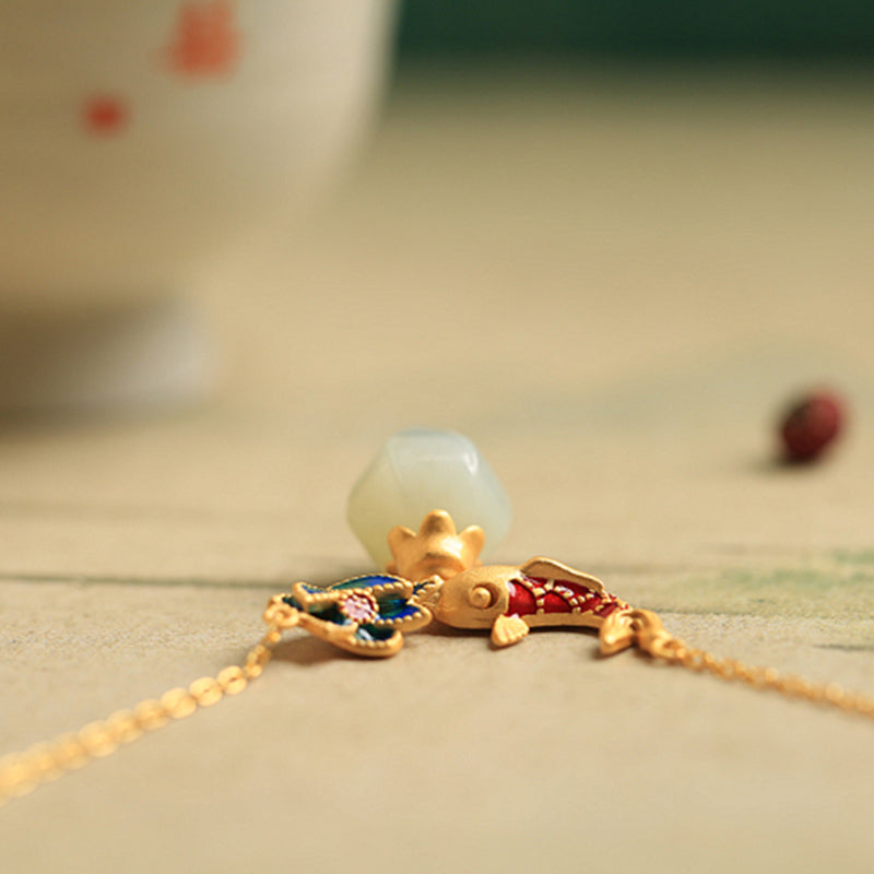 Collier pendentif de protection en jade blanc avec poisson koï et lotus