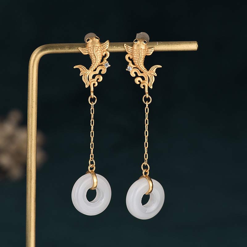 Boucles d'oreilles porte-bonheur en jade blanc 56 mm en forme de poisson koï