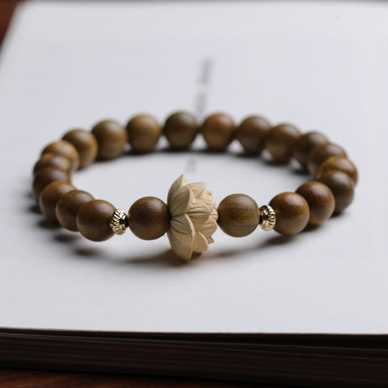 Bracelet apaisant en bois de santal vert et lotus pour la tranquillité et la paix