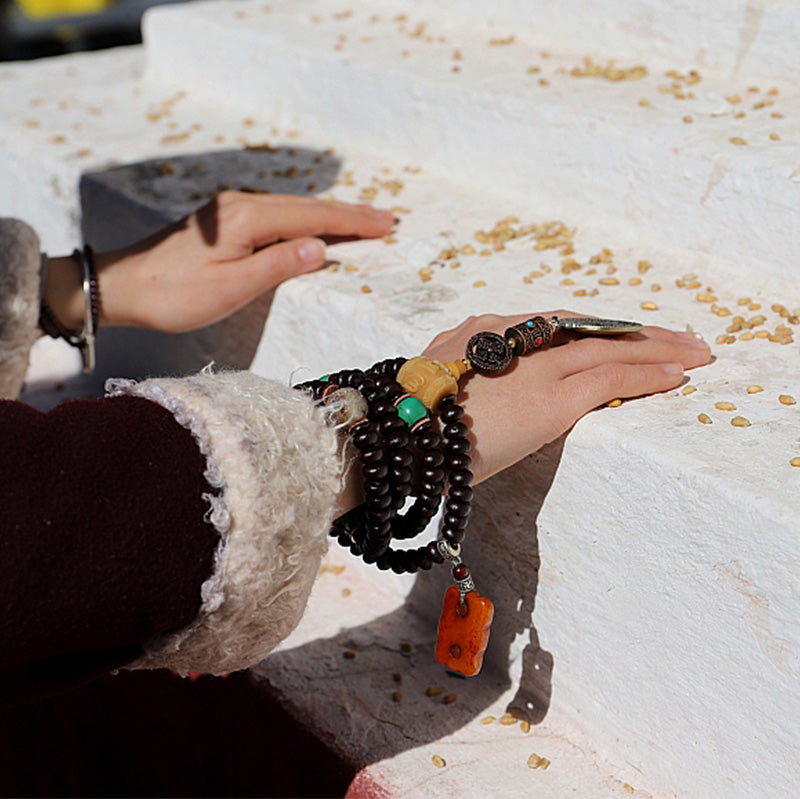 Bracelet Mala Bodhi Seed 108 perles pour la méditation et l'harmonie