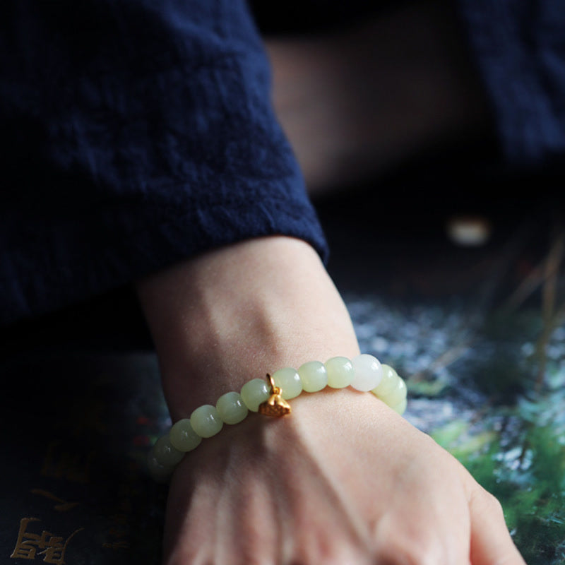 Bracelet ajustable en jade lotus pour la prospérité