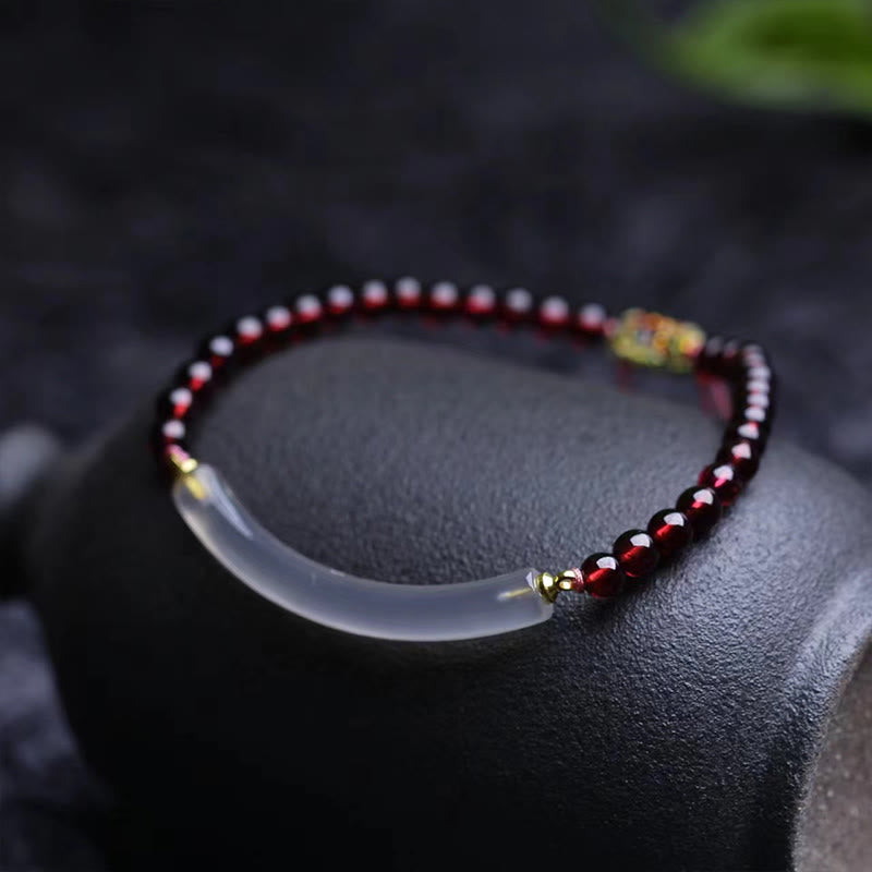 Bracelet manchette ajustable en agate grise grenat pour le calme et l'équilibre