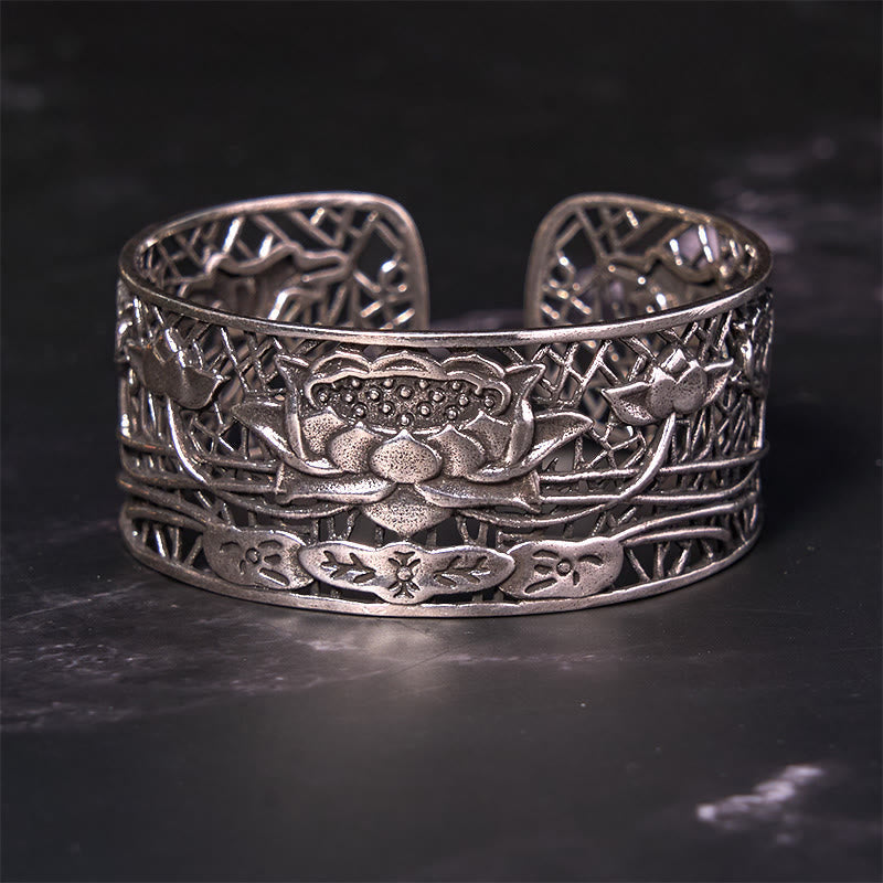 Bracelet jonc réglable en cuivre plaqué argent avec motif lotus